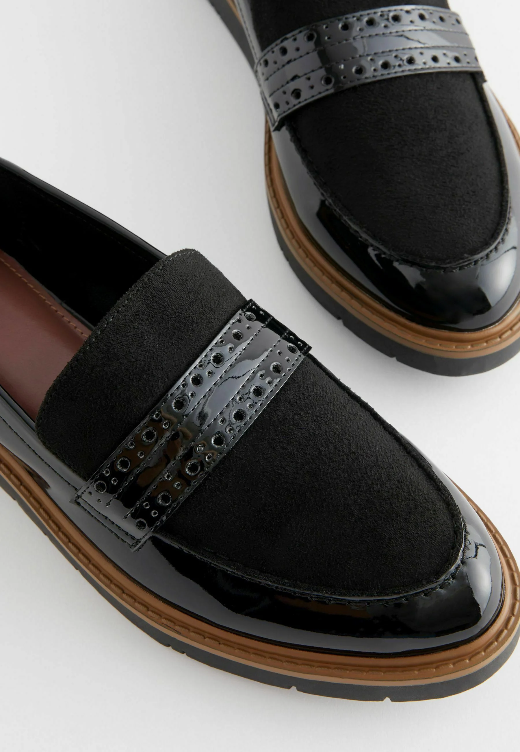 Siguiente FOREVER COMFORT® BROGUE DETAIL CHUNKY - Mocasines