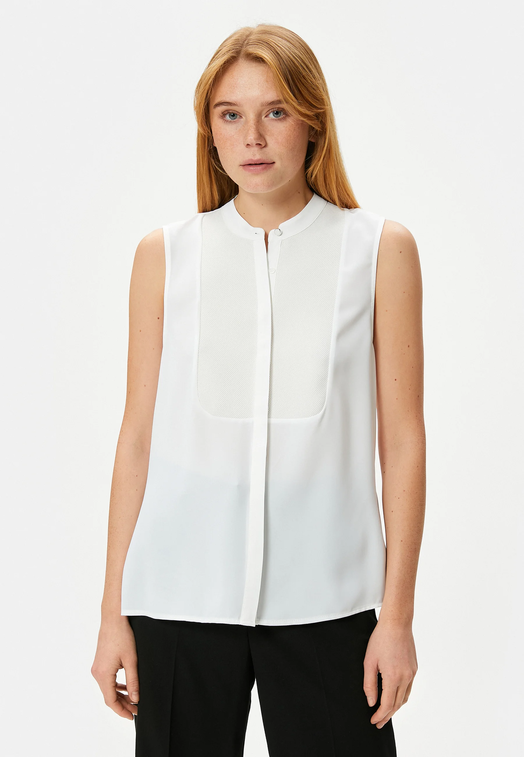 Blusa Koton SIN MANGAS CON CUELLO MANDARÍN