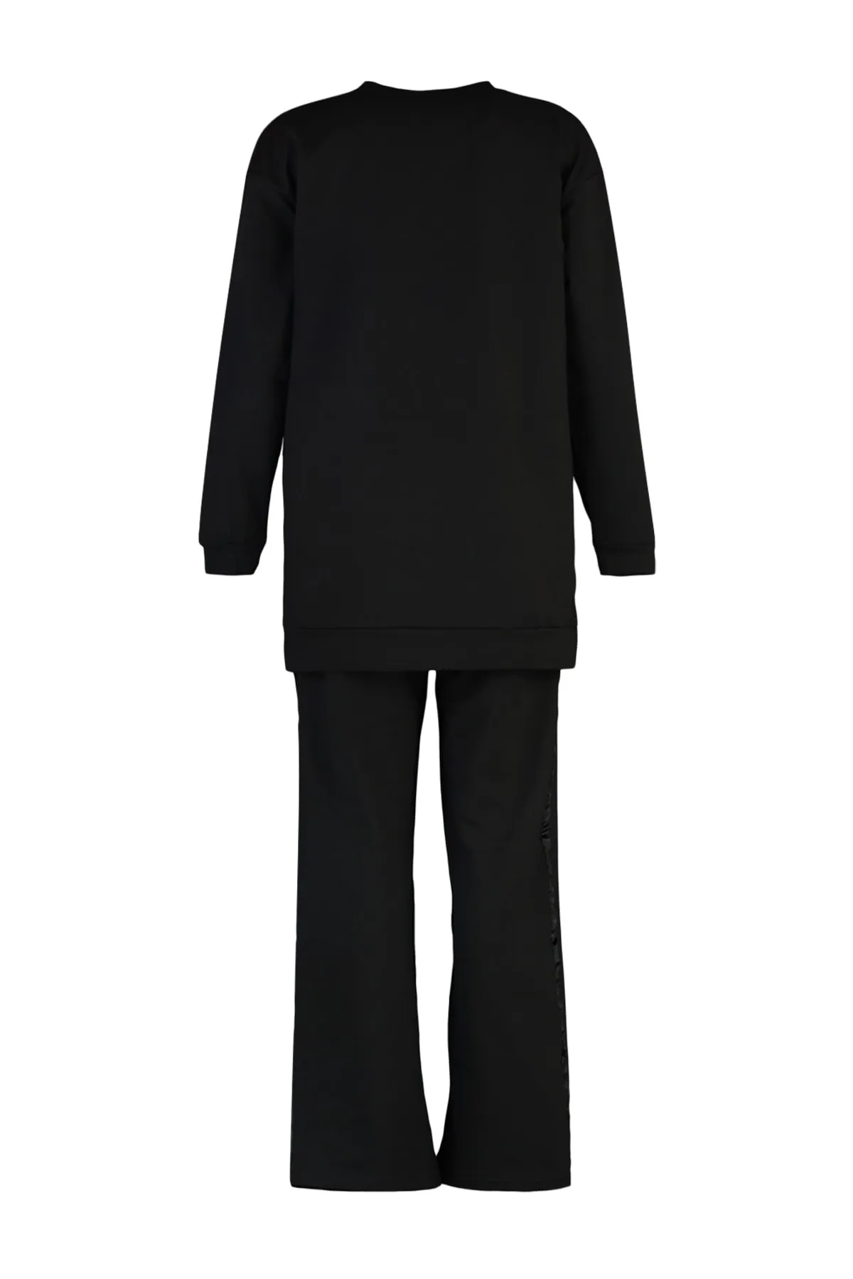 Trendyol Modest  Schwarz gestreiftes, detailliertes Strick-Trainingsanzug-Set TCTAW23EN00049