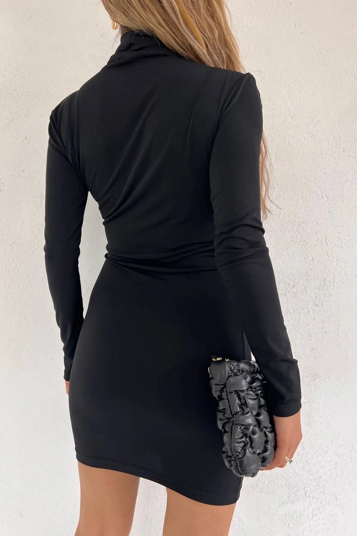 bayansepeti  Damenkleid aus flexiblem Sandy-Stoff mit langen Ärmeln und Rollkragen in Schwarz 10026