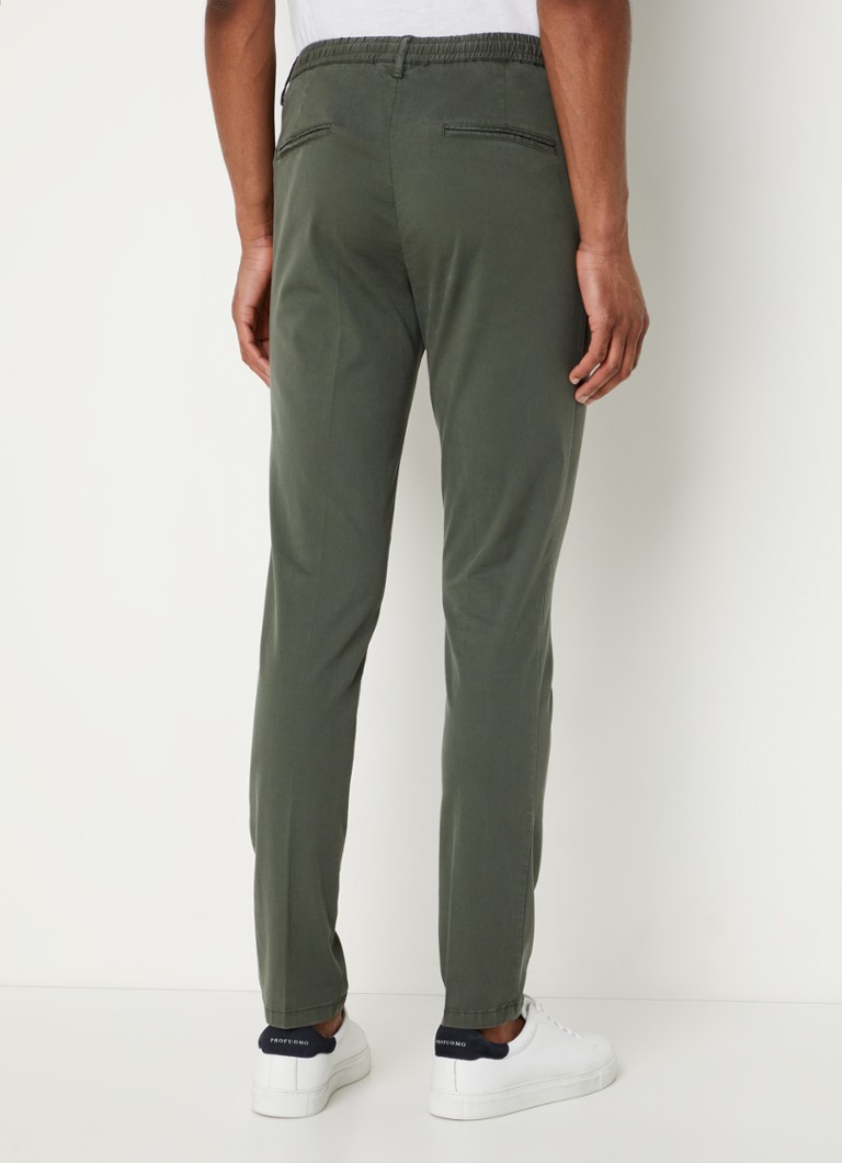 Pantaloni chino Profumo slim fit, confecționați din amestec de lyocell, cu buzunare laterale.