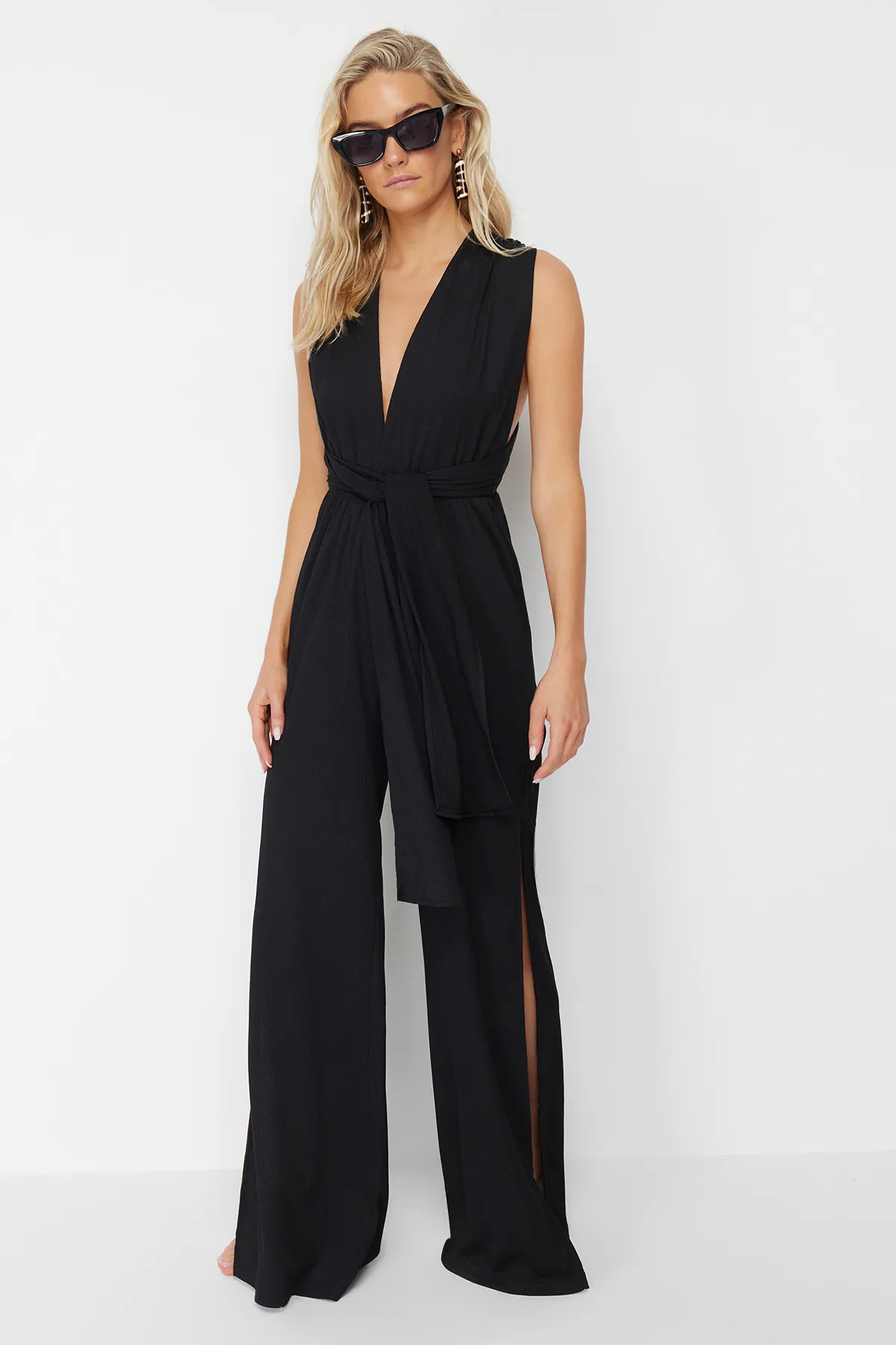 Trendyol Collection  Schwarzer gewebter Overall mit Gürtel TBESS23TU00010