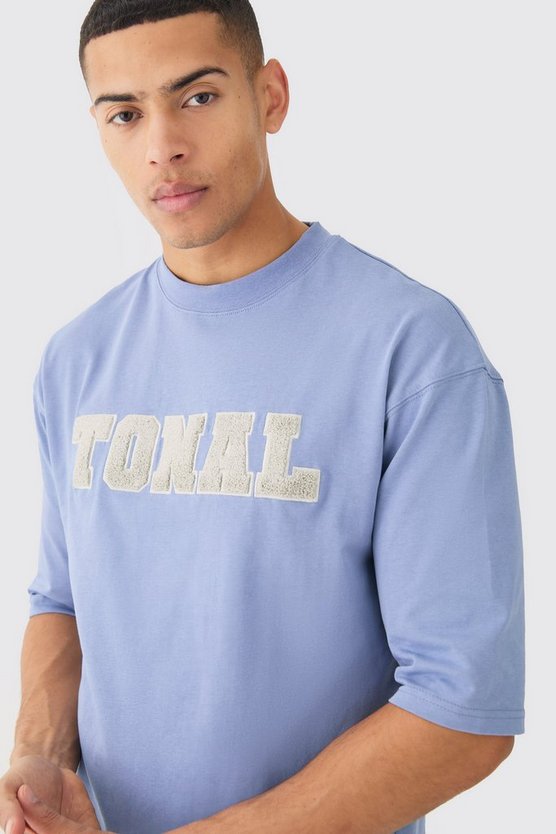 Kastiges T-Shirt mit Borg-Applikation