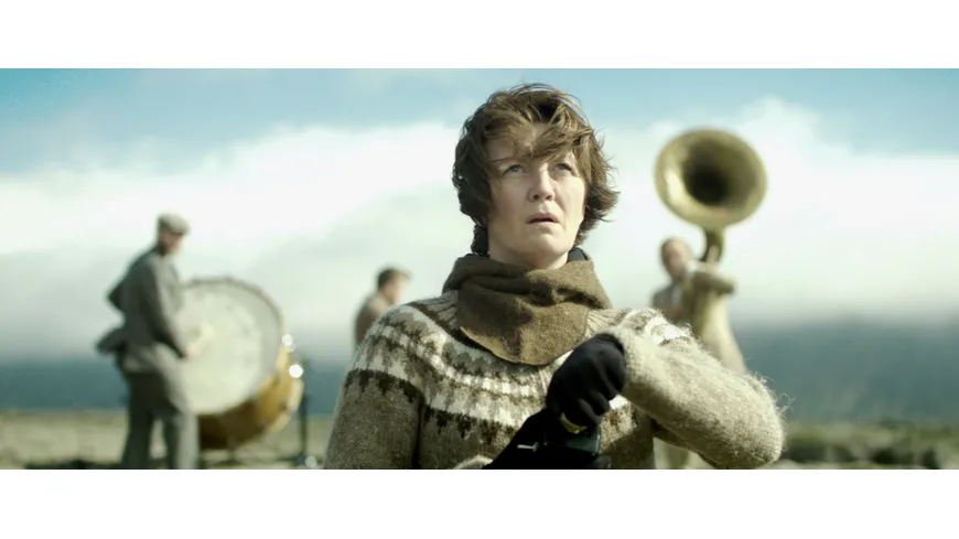 Gegen den Strom (Woman at War)