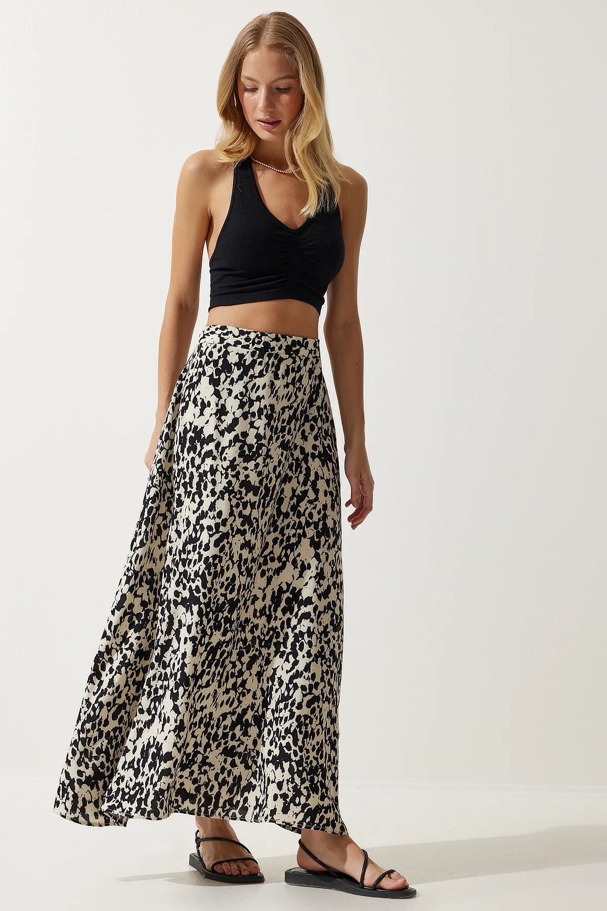 Happiness İstanbul  Creme-schwarz gemusterter langer Viskoserock für Damen DD01302