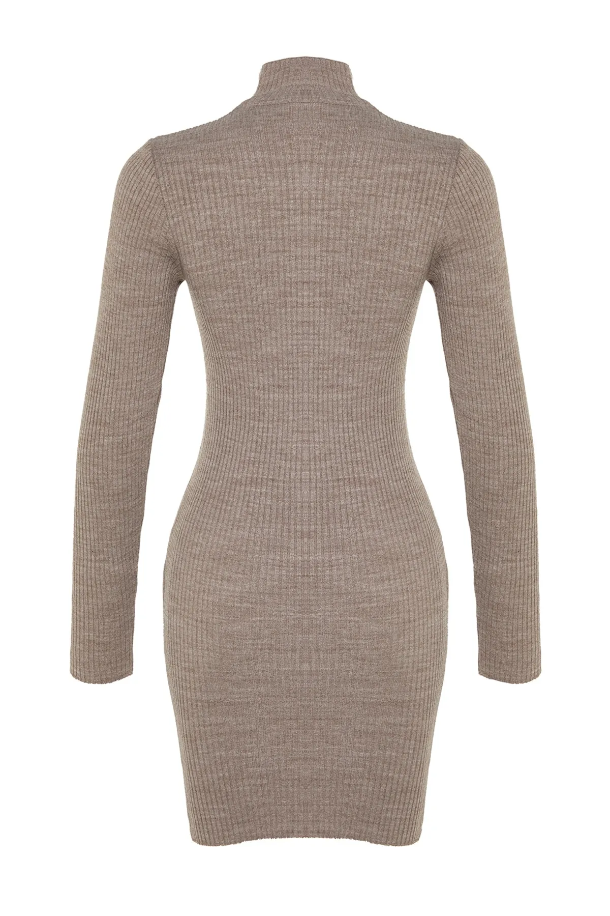 Trendyol Collection  Nerzfarbenes Mini-Strickkleid mit Accessoire-Detail TWOAW23EL01389