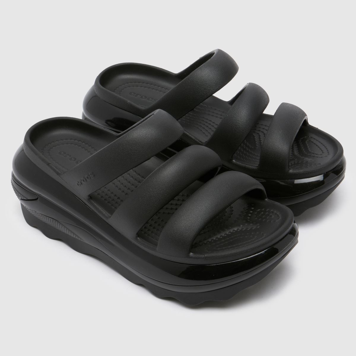 Crocs Mega Crush hárompántos szandál fekete színben