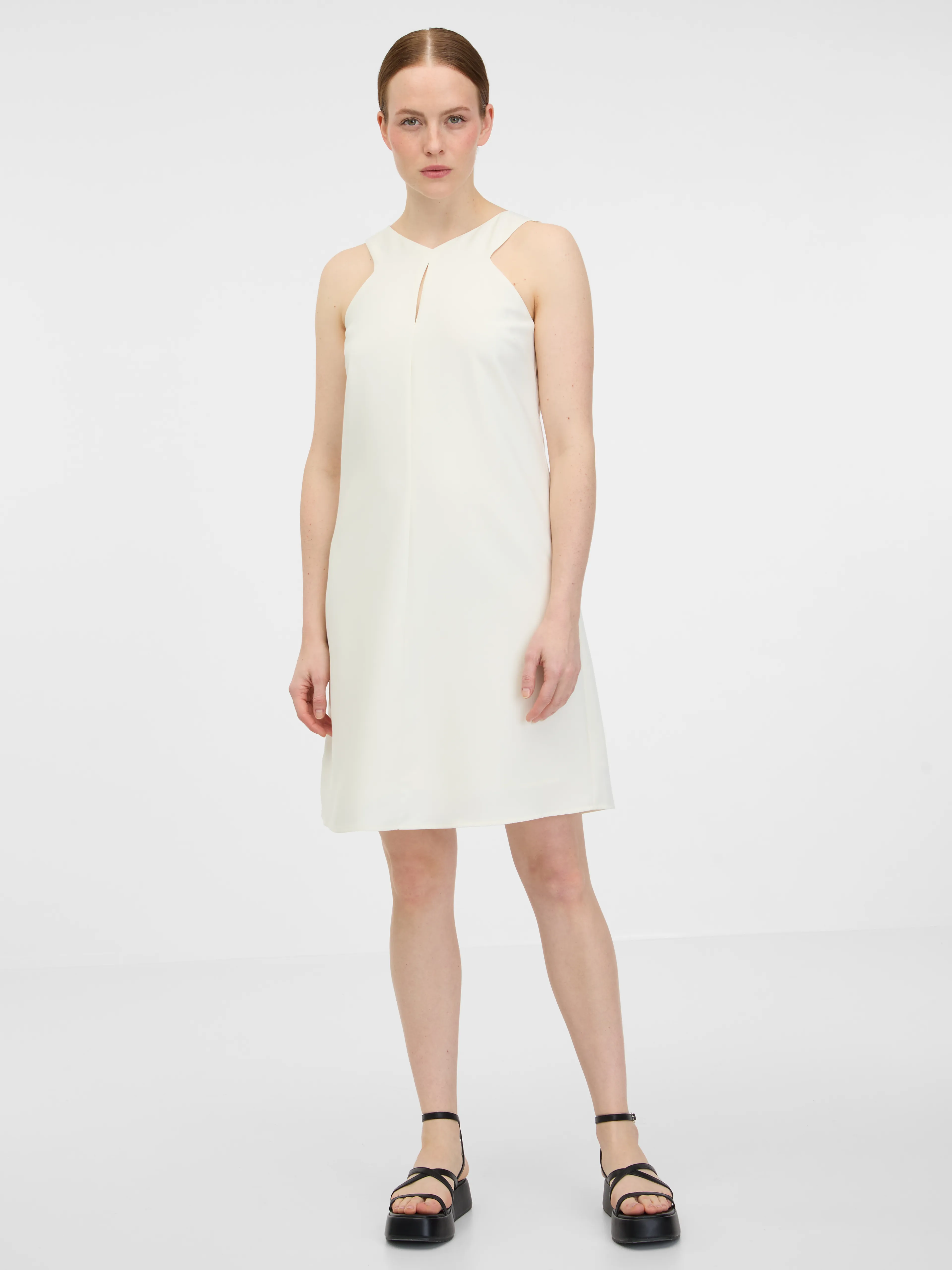 Beigefarbenes kurzes Damenkleid ORSAY