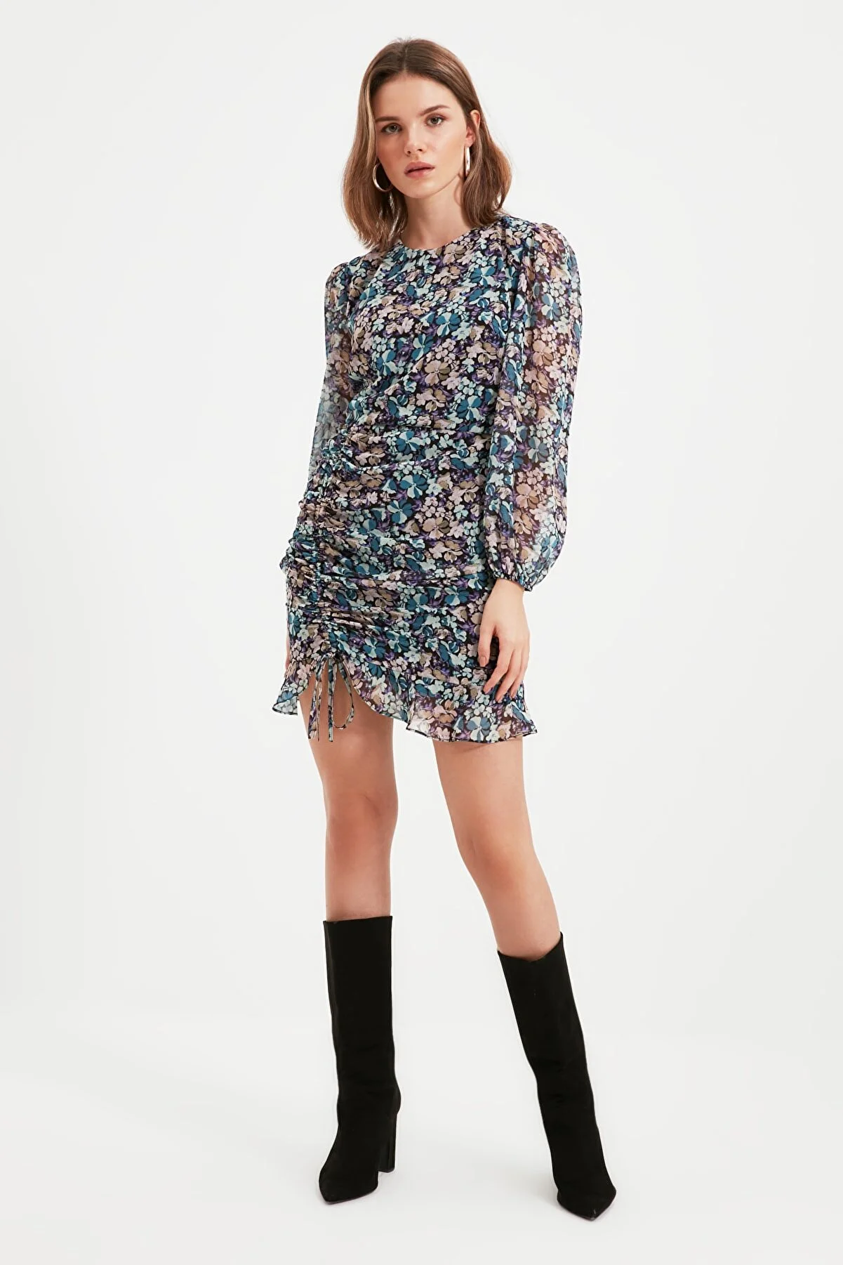 Trendyol Collection  Mehrfarbiges, gewebtes Kleid mit Rockdetails TWOAW22EL0700