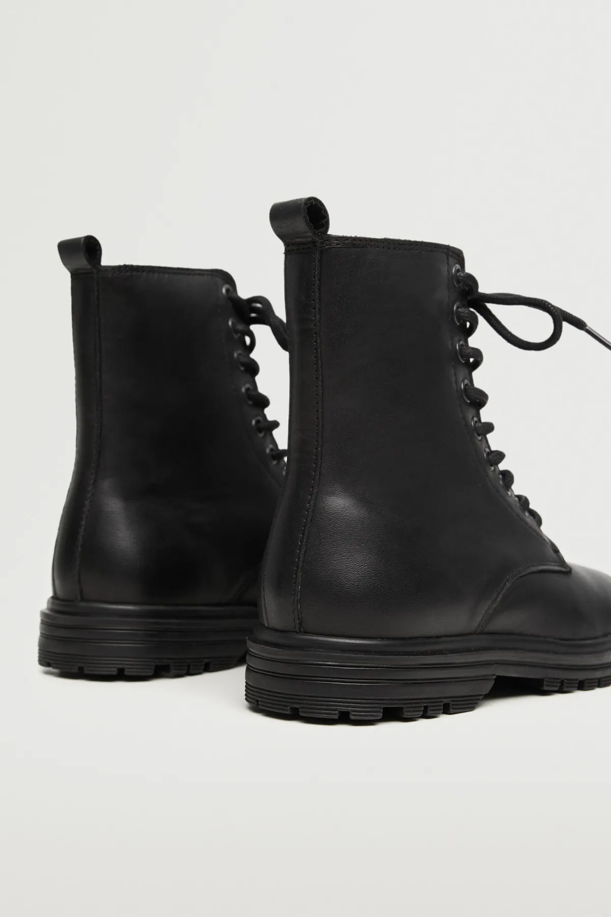 MANGO Kids  Schwarze Damenstiefel und Stiefeletten 27051156