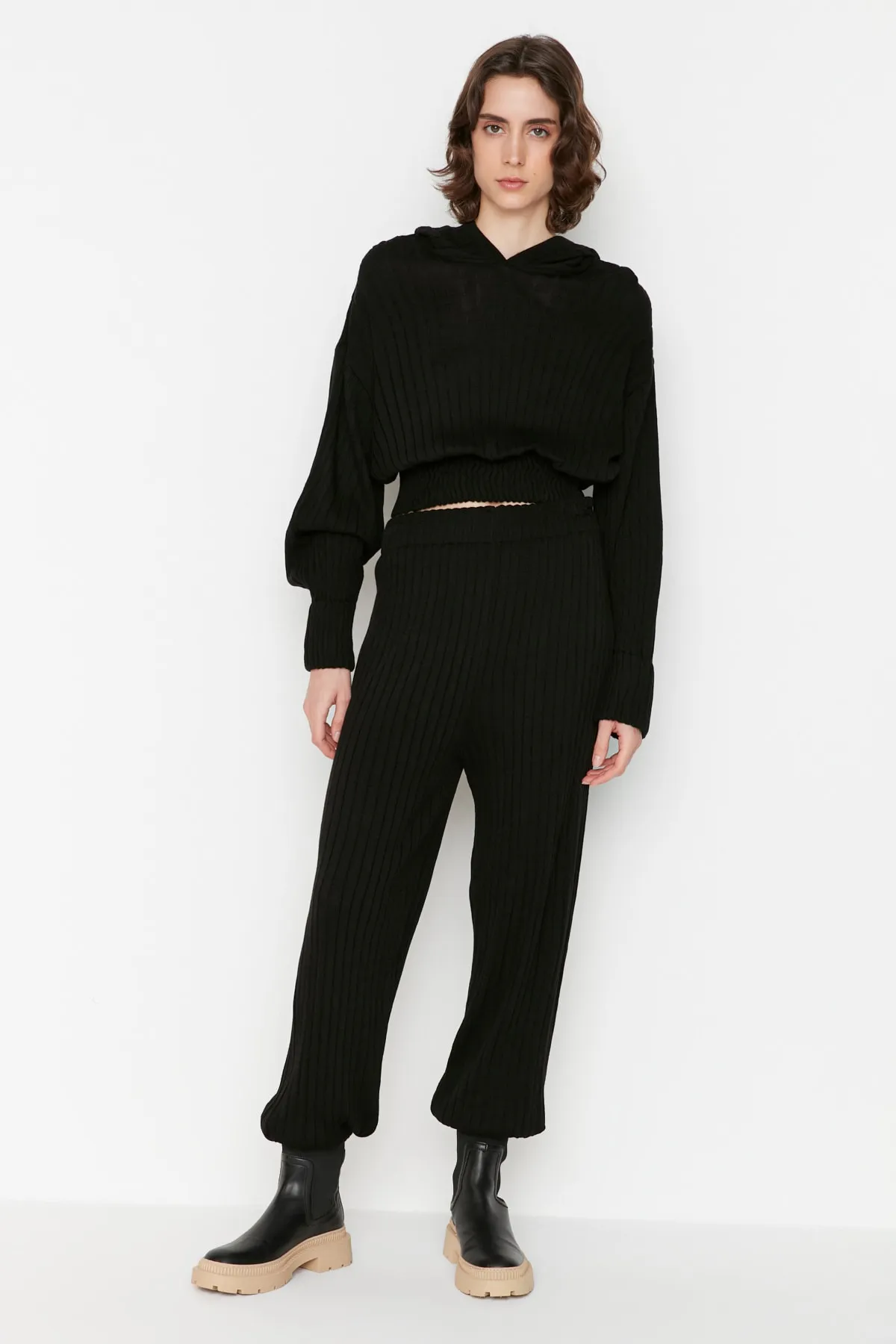 Trendyol Collection  Schwarzes Strickoberteil und -unterteil mit Kapuze TWOAW22AU0044