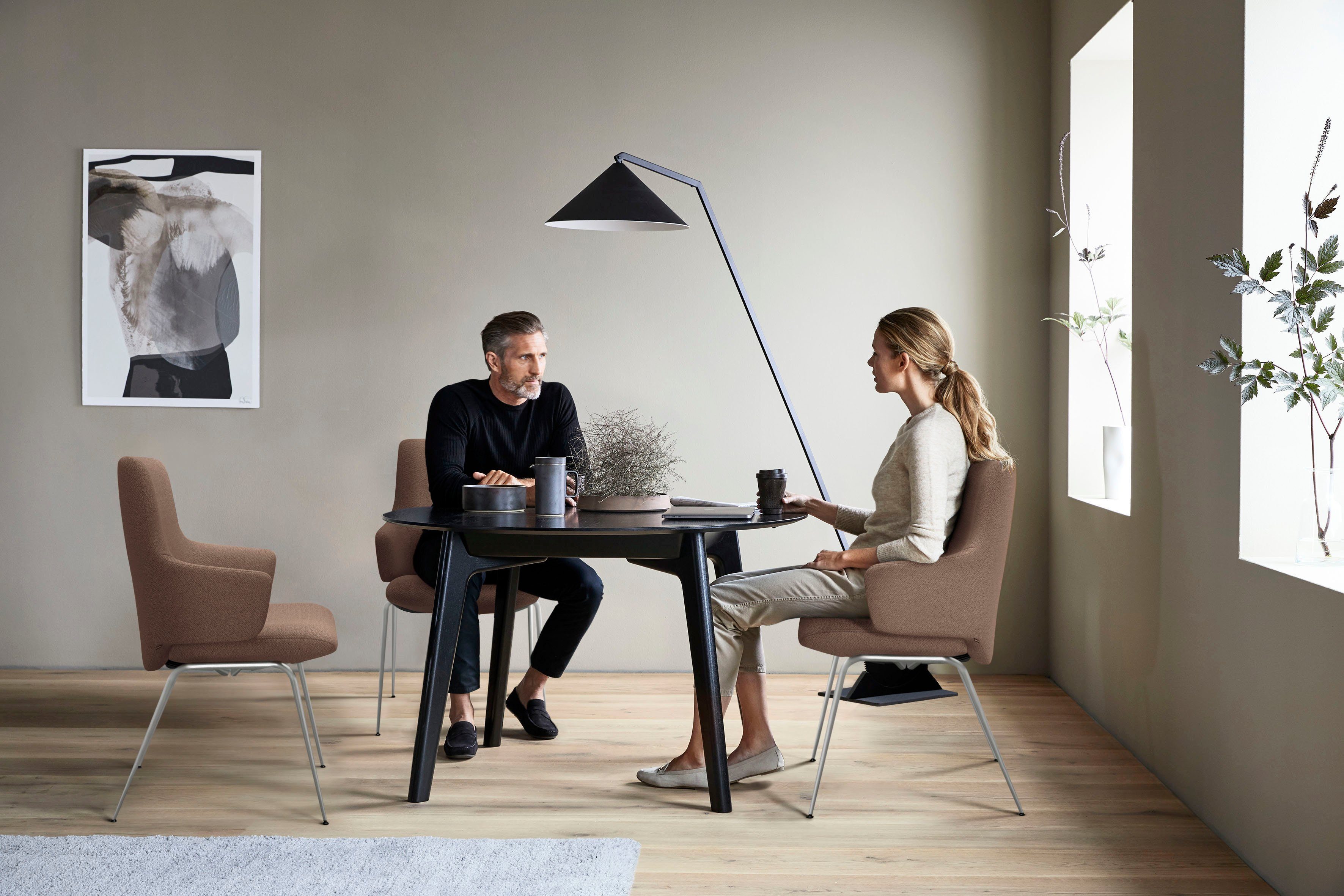 Stressless® Polsterstuhl Laurel, Low Back mit Armlehne, Größe L, mit Beinen aus Stahl in Schwarz matt