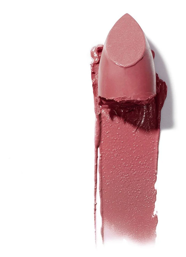 Un ruj îndrăzneț, de culoare bloc, de la ILIA Beauty