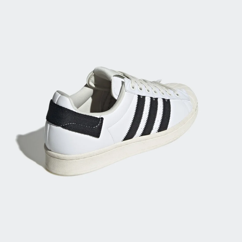 adidas Superstar Parley GV7615 / weiss