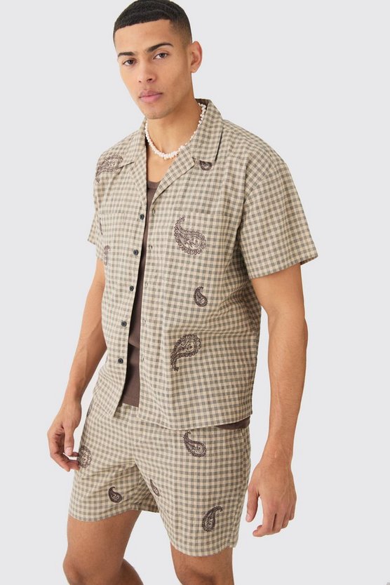 Kastiges kariertes Hemd und Shorts mit Paisley-Stickerei