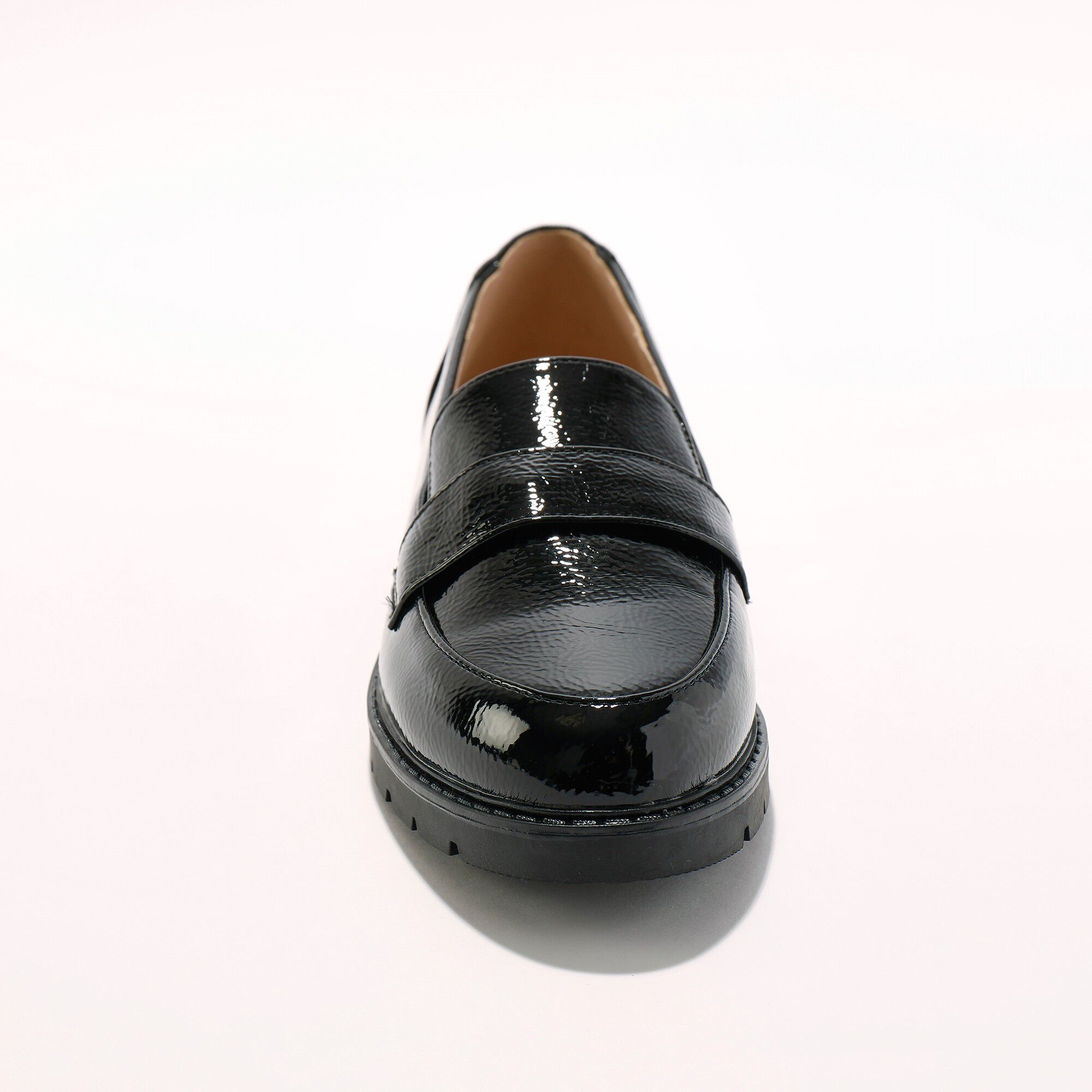 Mocassins vernis à semelle crantée