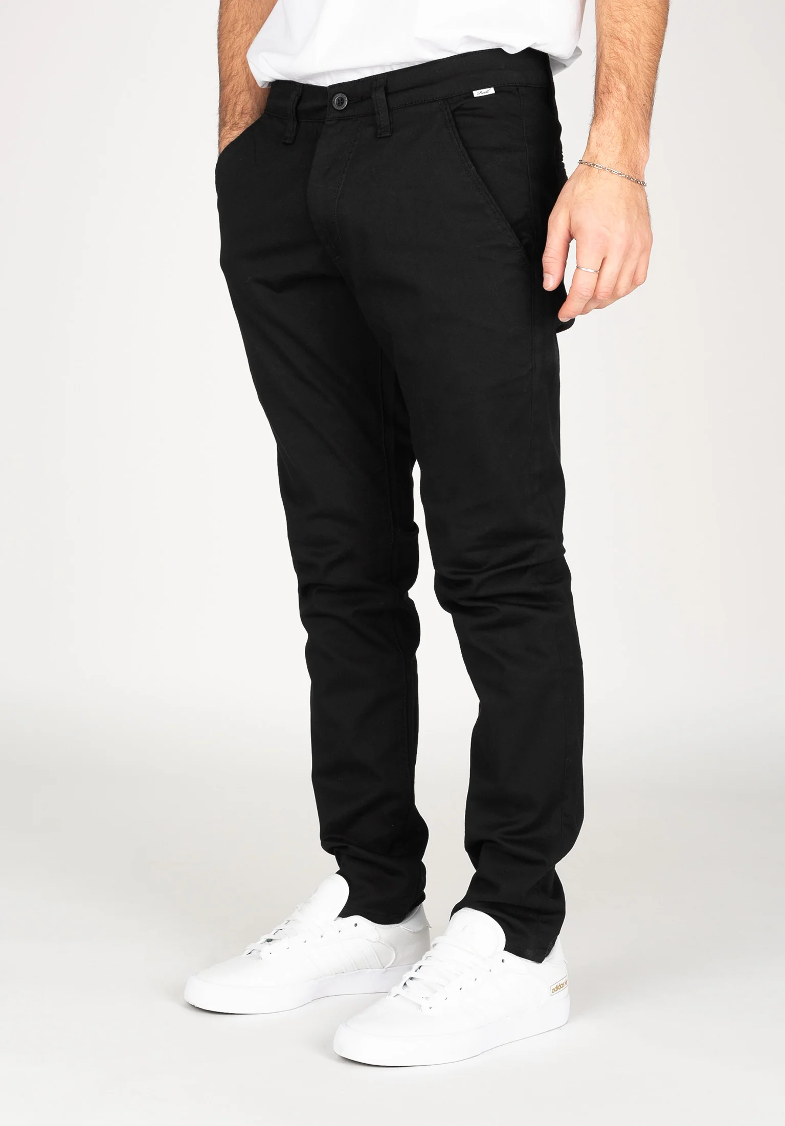 Flex Tapered Chino