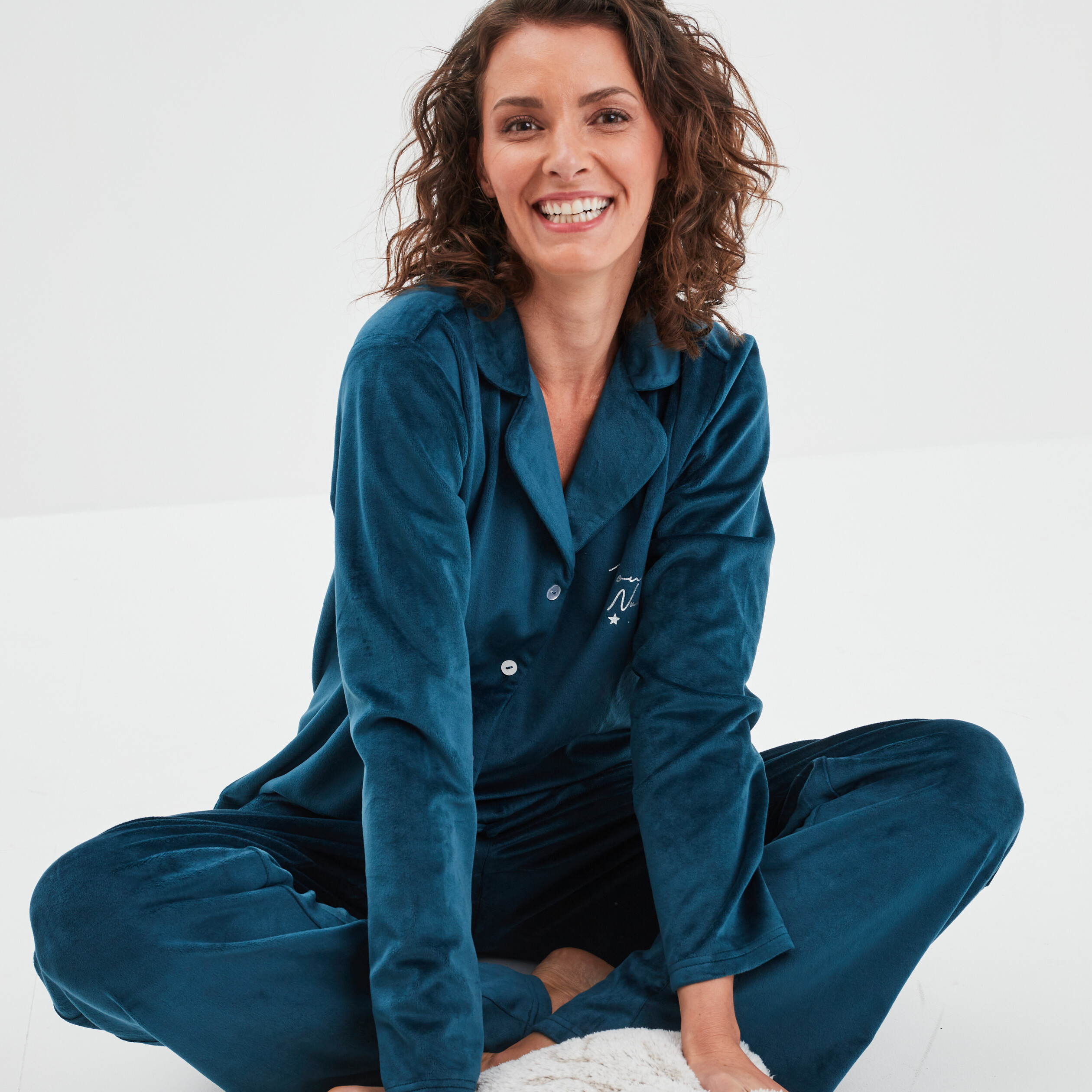 Ensemble pyjama chemise pantalon velours bleu canard femme | La Halle