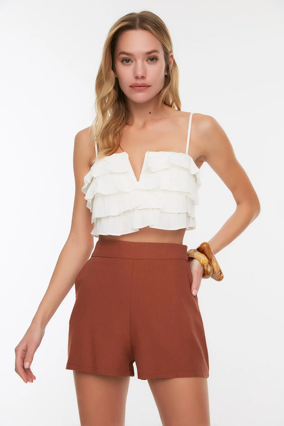 Trendyol Collection  Shorts - Braun - Mittlerer Bund
