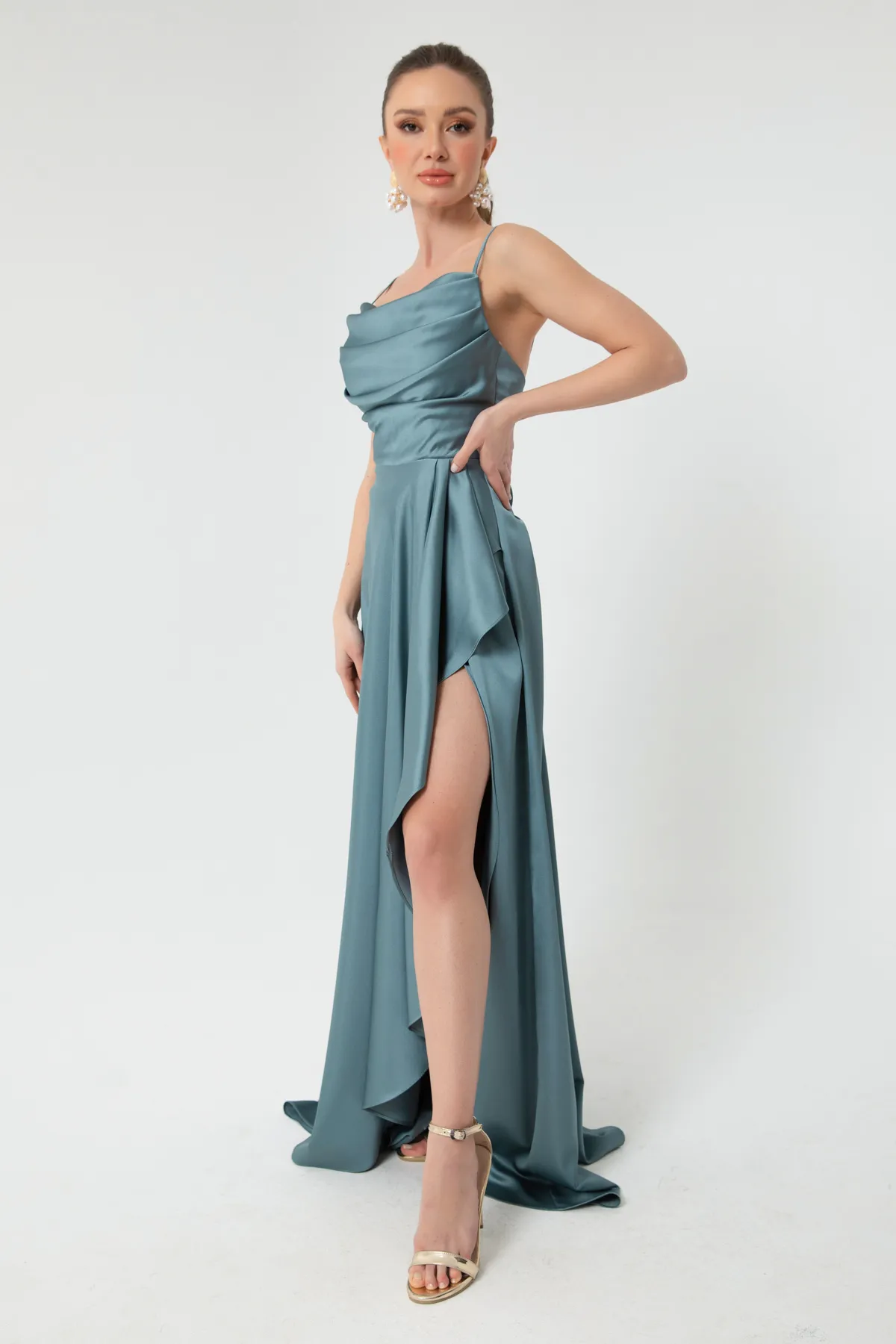Lafaba  Blaues Abendkleid und Abschlusskleid aus Satin mit Rüschen und Schlitz für Damen