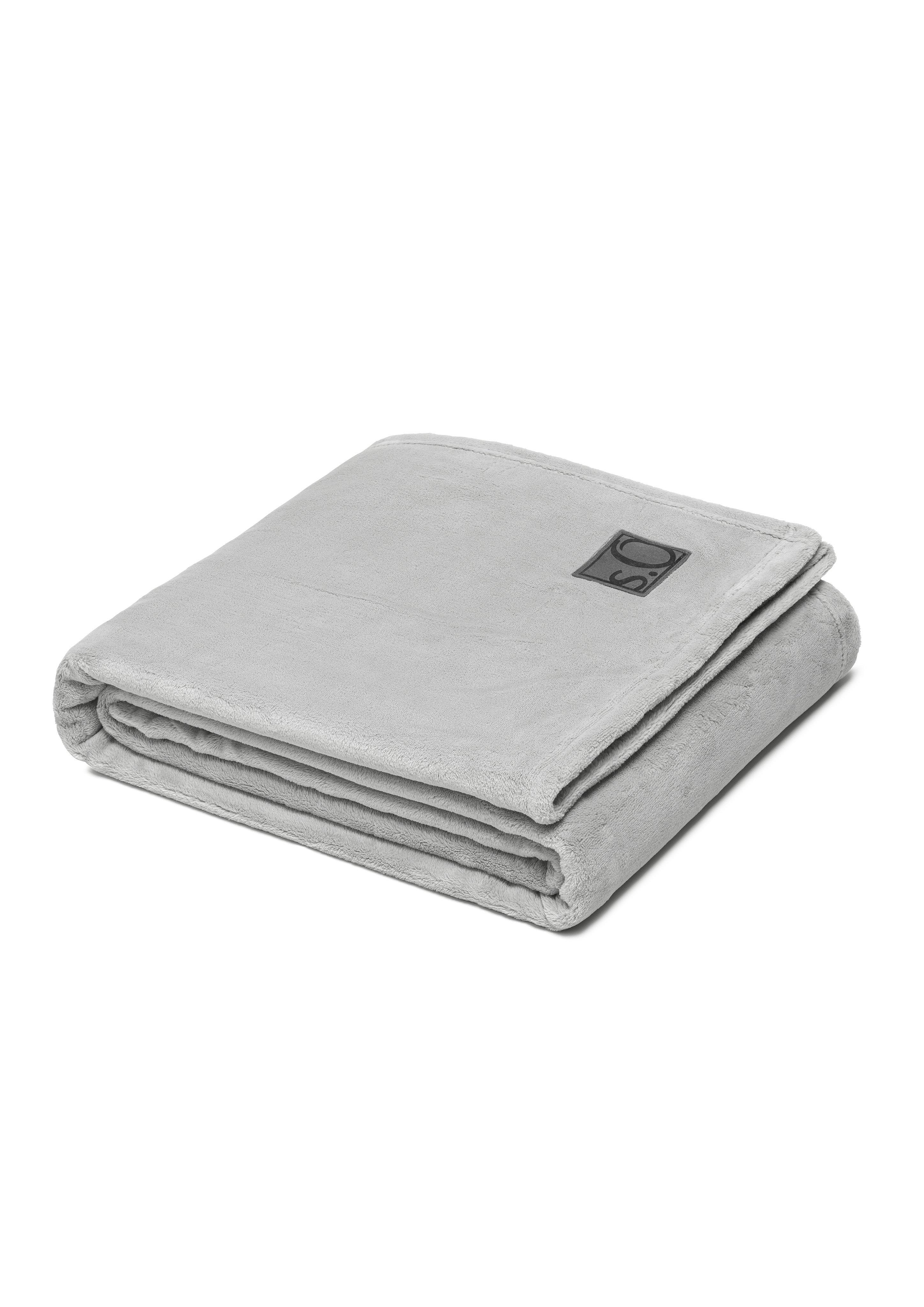 Weiche Decke mit Logo-Detail  6008754-815