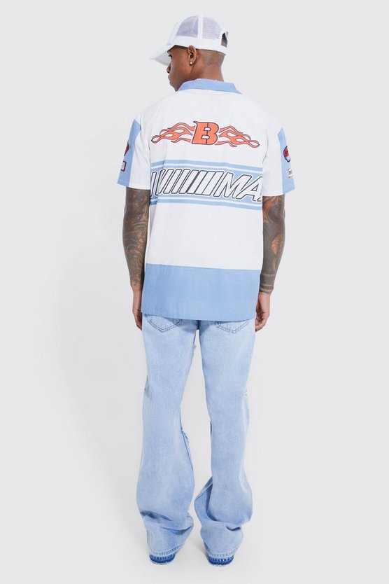 Lockere Schlagjeans mit ausgefranstem Saum