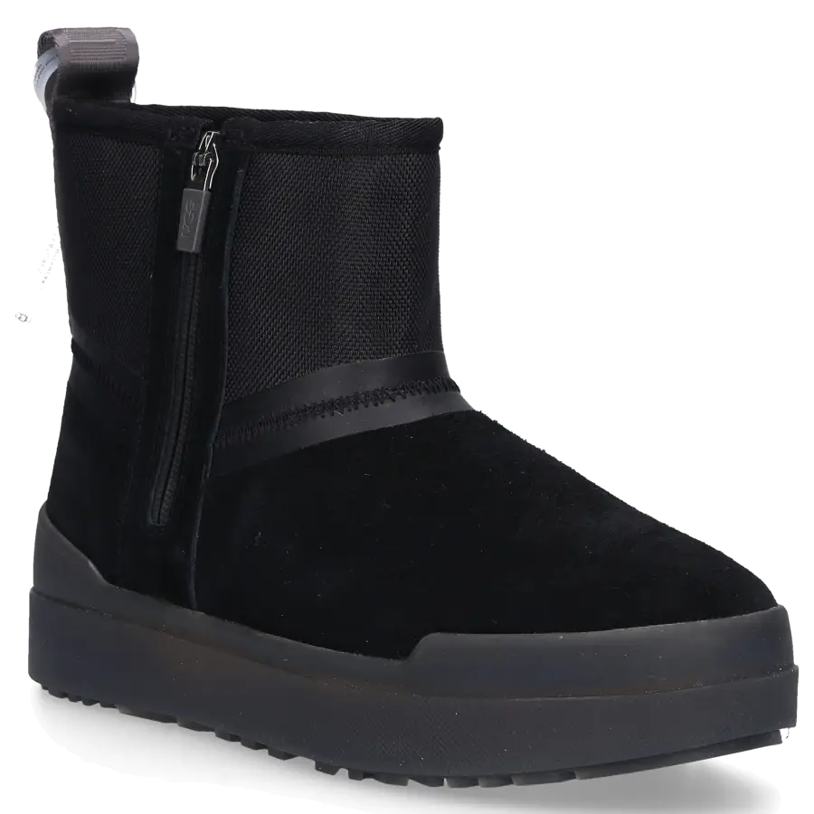 UGG - Stiefeletten CLASSIC TECH Gefüttert - schwarz
