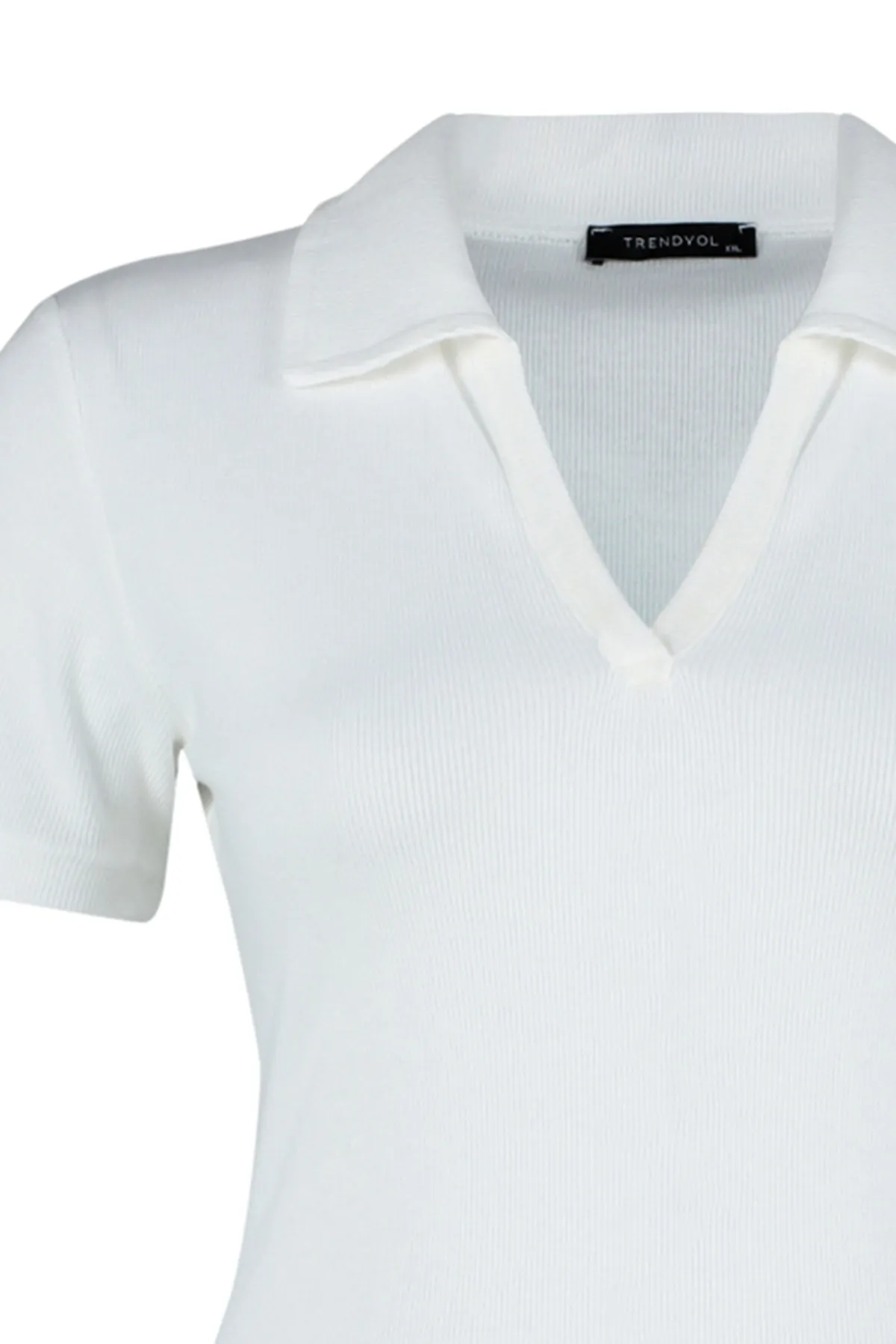 Trendyol Curve  Weiße schnurgebundene Strickbluse TBBSS22BZ0750