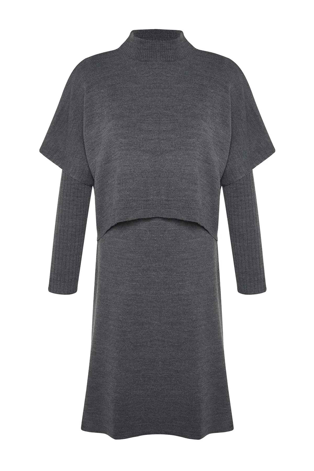 Trendyol Collection  Anthrazitfarbener, weit geschnittener Midi-Strickpullover mit hohem Kragen und Anzug TWOAW24EL00012