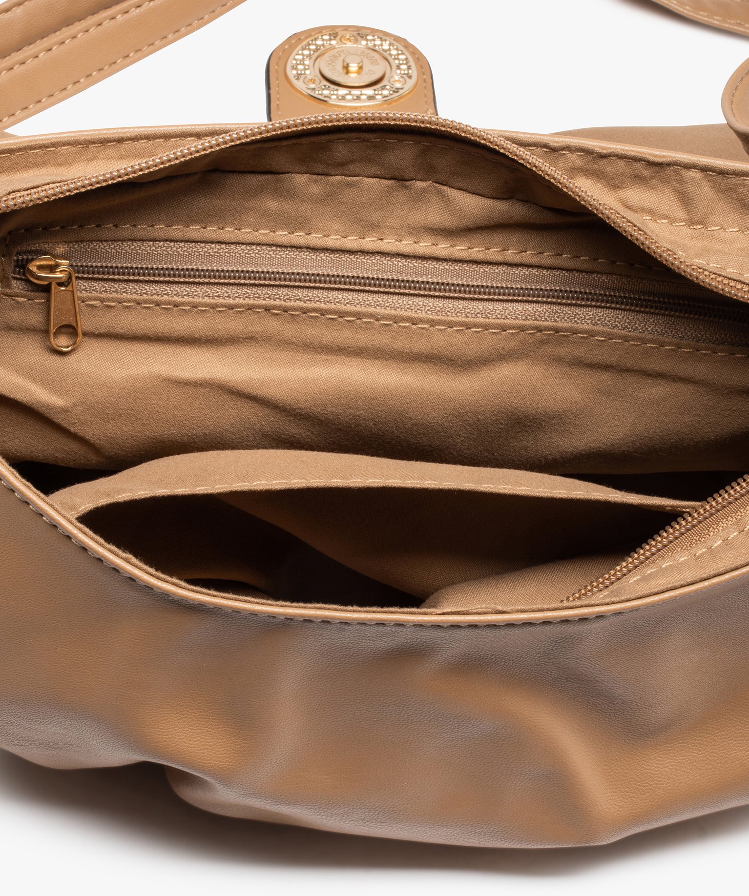 Sac femme en matière souple avec bouton métallique beige | GEMO