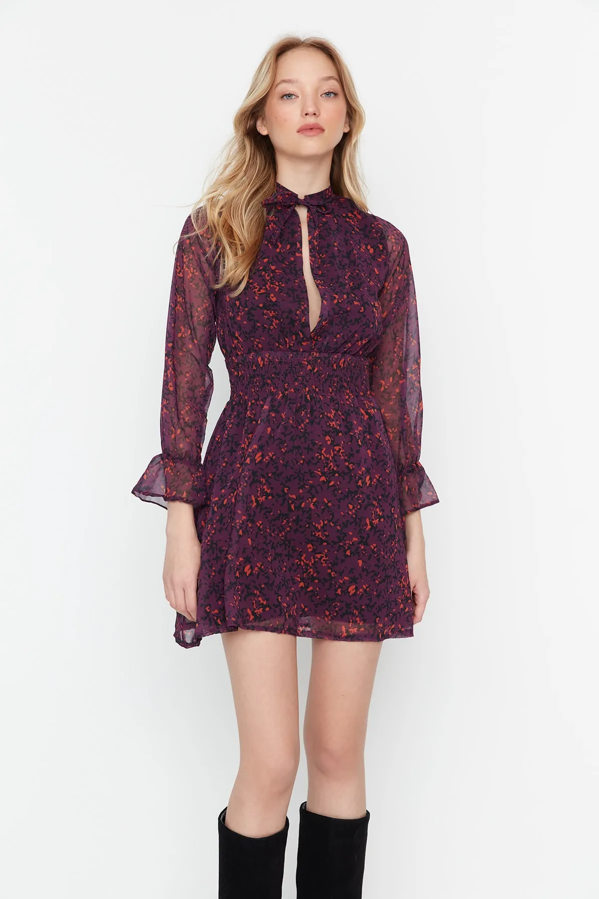 Trendyol Collection  Lilafarbenes, gewebtes Kleid mit Krawattendetails TWOAW23EL00561