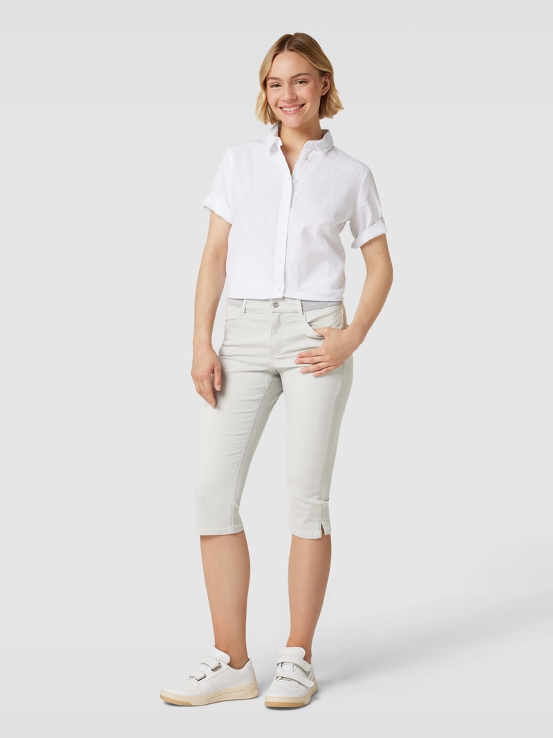 Caprijeans mit Eingrifftaschen in hellgrau