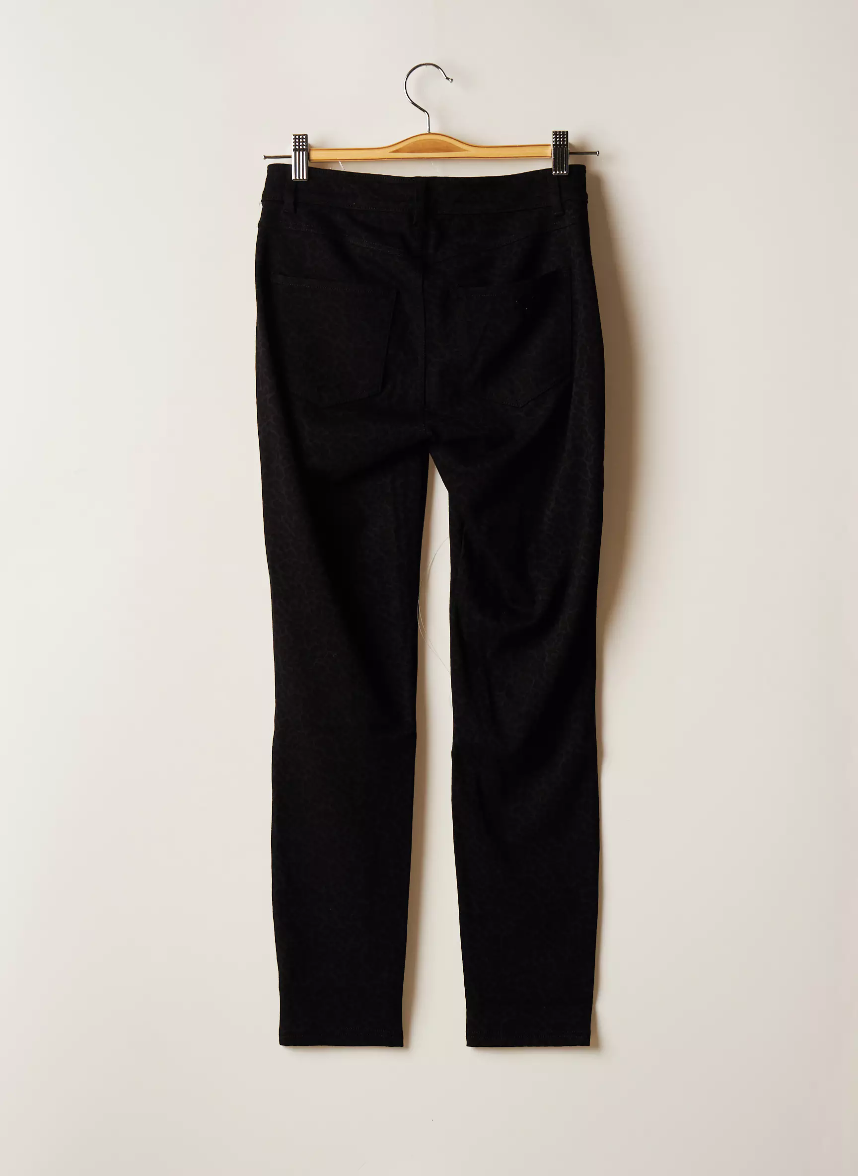 Guess Pantalons Slim Femme couleur noir