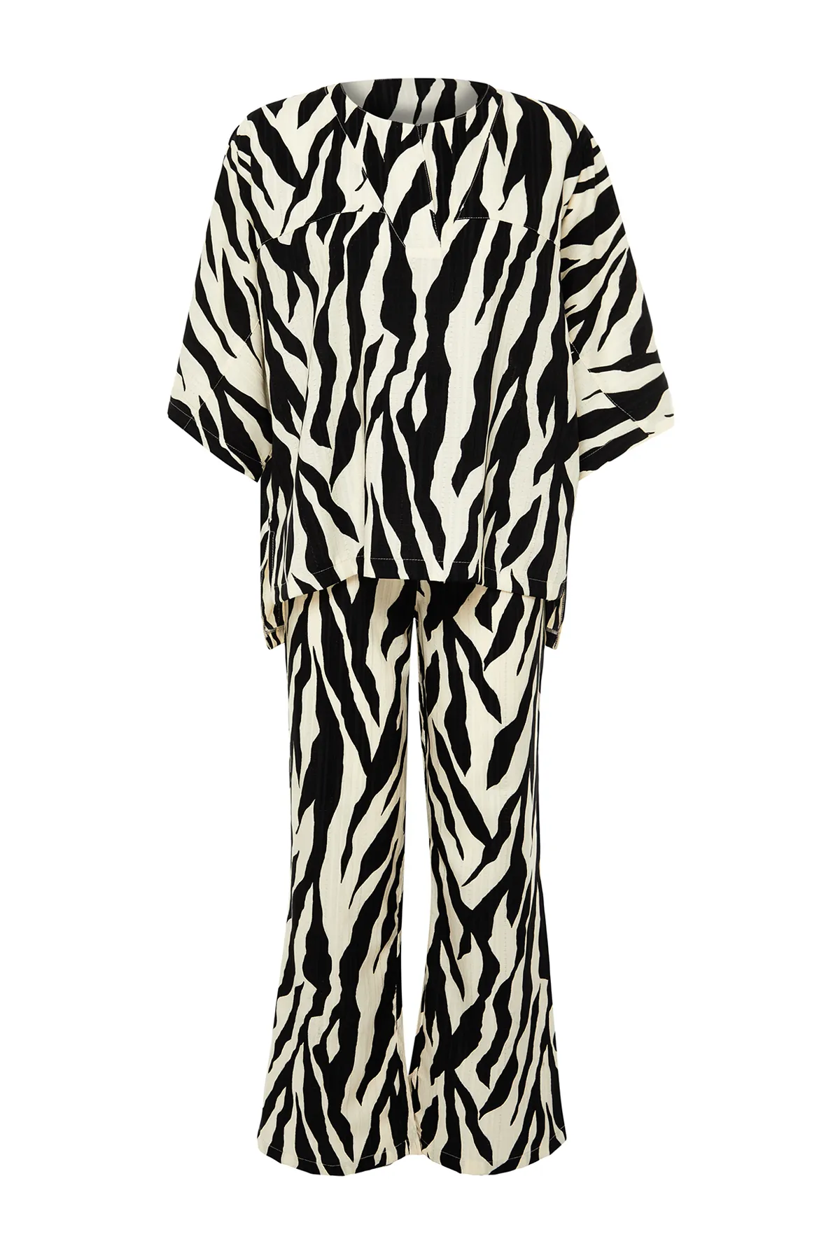 Trendyol Modest  Nerzfarbenes Tunika-Hose-Set mit drei Viertelärmeln und Zebramuster, gewebtes Unterteil und Oberteil TCTSS24US00020
