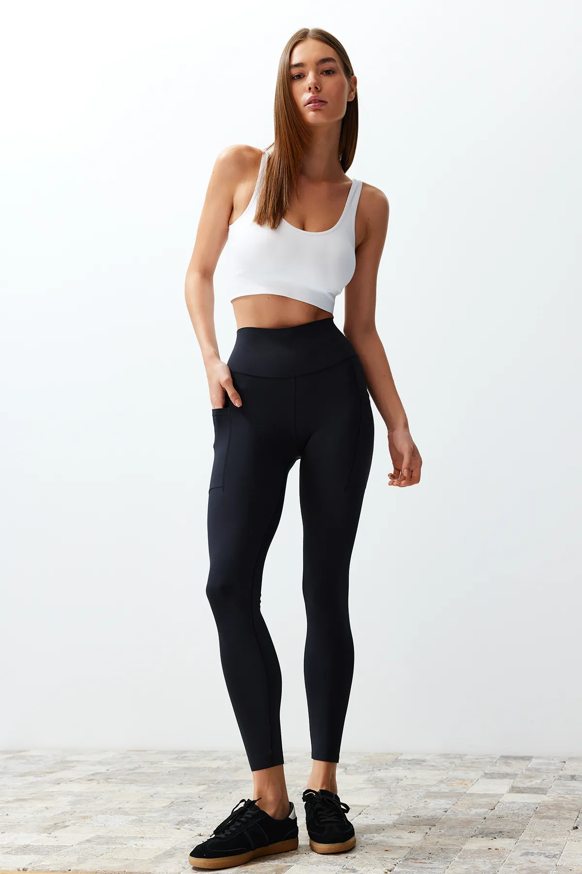 Trendyol Collection  Hochwertige schwarze 2-lagige gestrickte Sport-Leggings zur Erholung des Bauches in voller Länge THMSS24TY00027