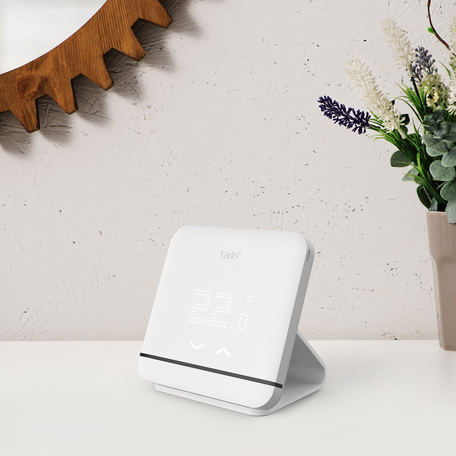 Tado Smarte Klimaanlagen-Steuerung V3+ inkl. Standfuß Smart-Home-Steuerelement