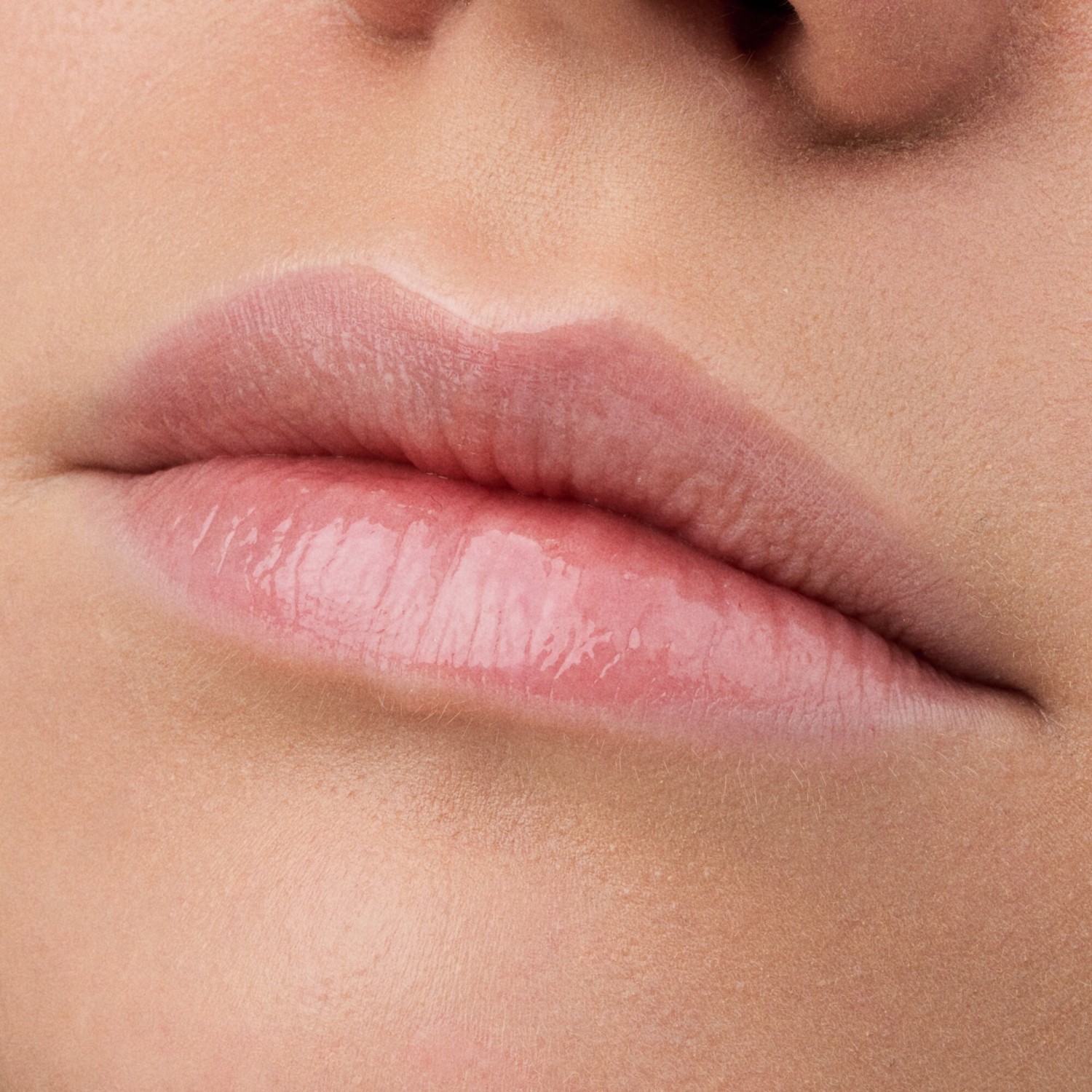 Catrice Lip Lovin' Caring серум за усне 010 Daily Darling
