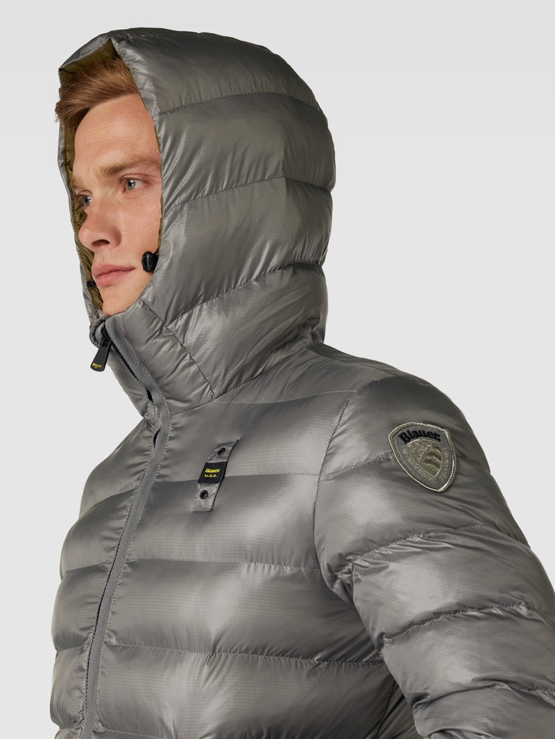 Steppjacke mit Label-Detail in anthrazit