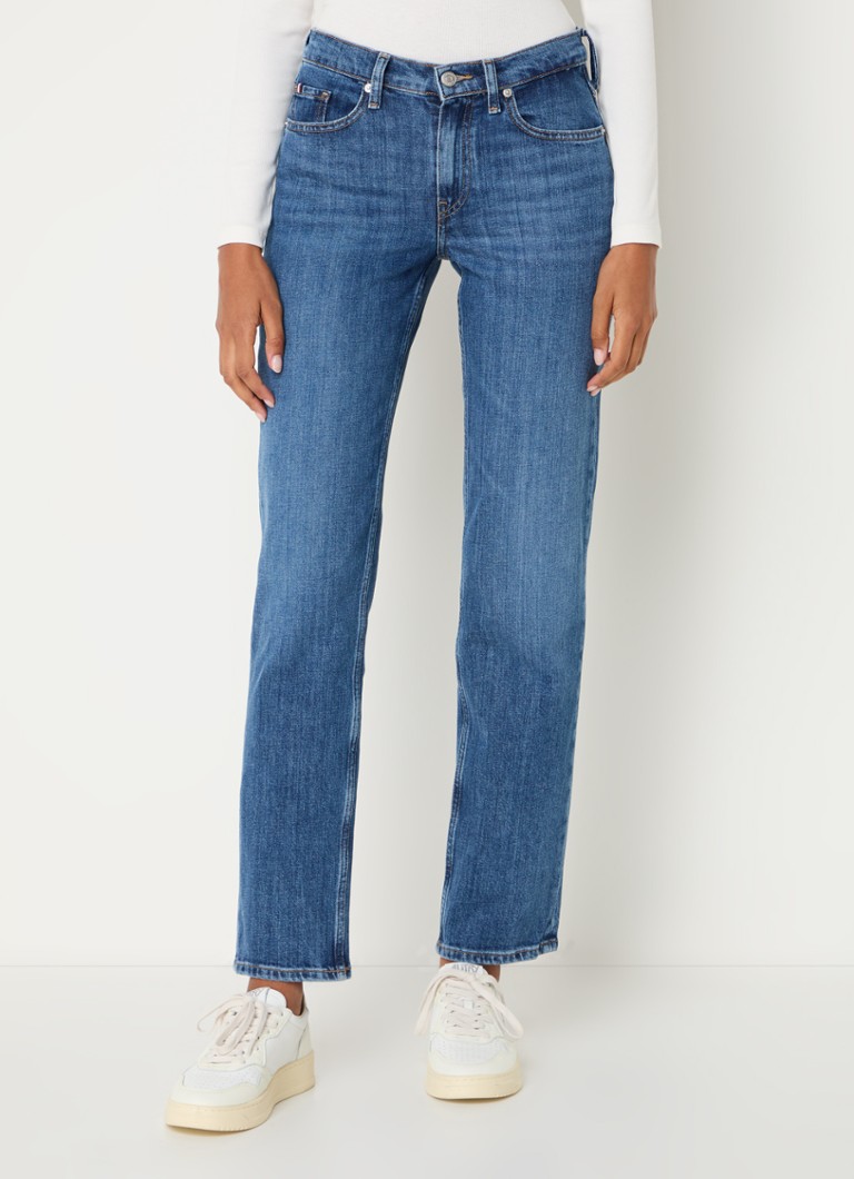 Calça jeans Tommy Hilfiger de cintura alta e perna reta com lavagem média.
