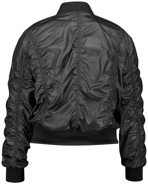 Trendjacke mit Raffnähten