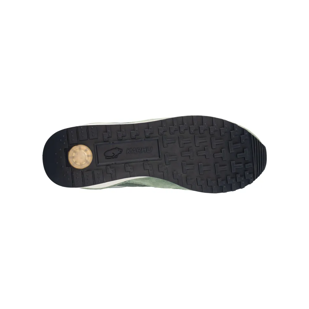 Karhu Synchron Classic F802678 / weiss