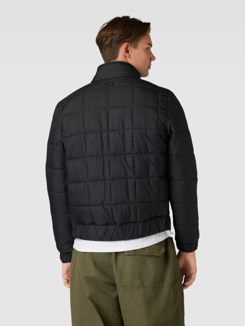 Steppjacke mit Label-Applikation Modell 'Meefic' in schwarz