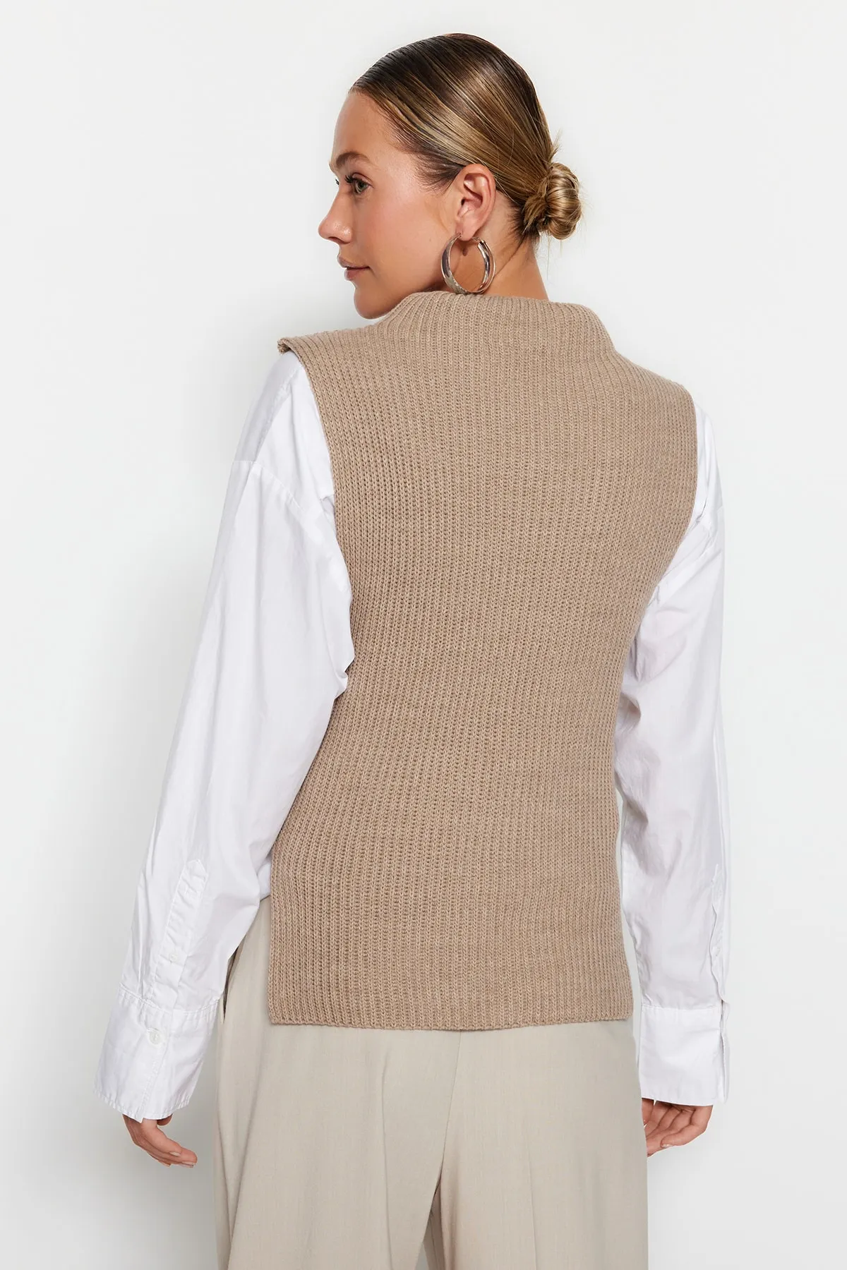 Trendyol Collection  Strickweste - Braun - Regular Fit