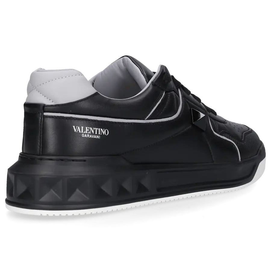 Valentino Garavani - Sneaker low ONE STUD Kalbsleder - schwarz