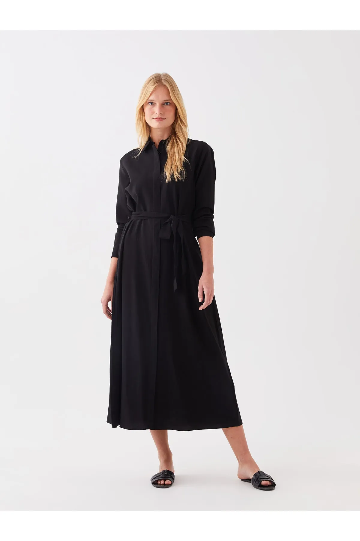 LC Waikiki  Einfarbiges, langärmliges Damenkleid mit Hemdkragen