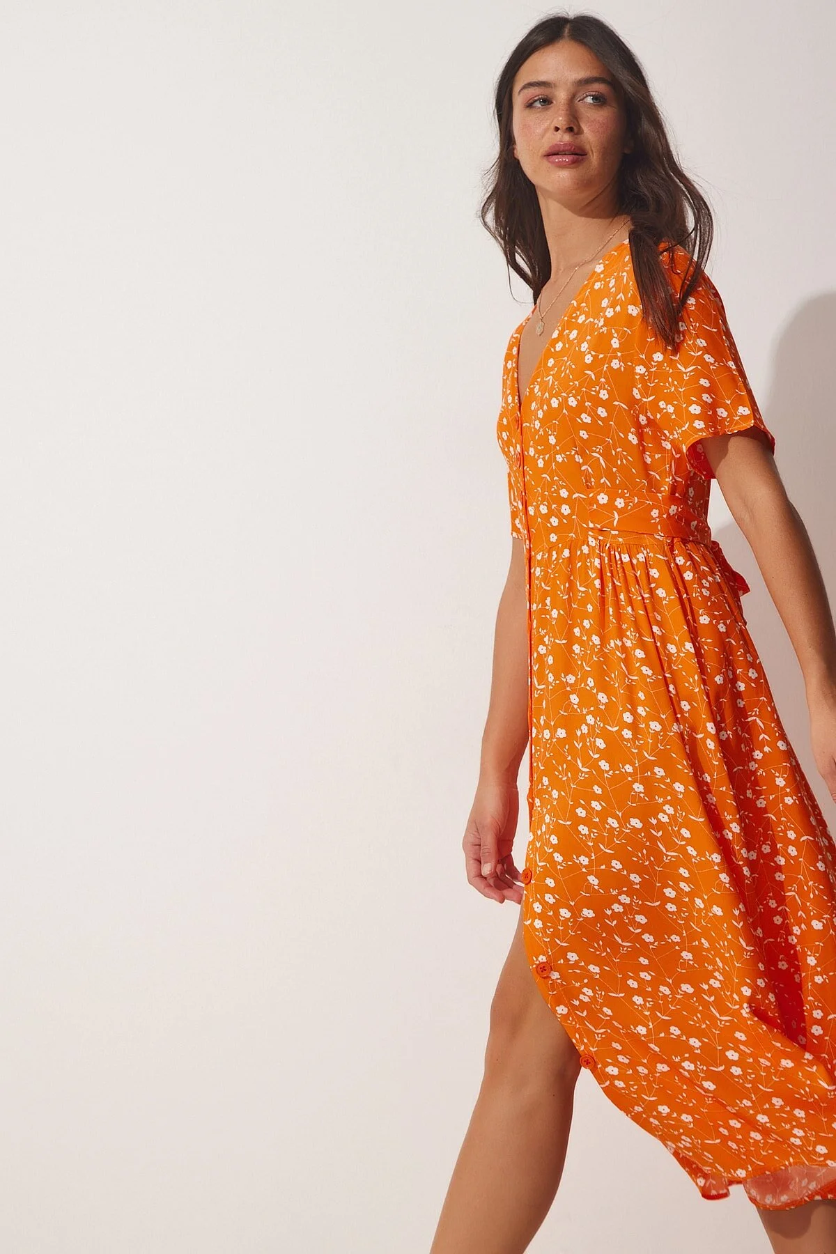 Happiness İstanbul  Damen-Sommerkleid aus Viskose mit Knöpfen in Orange und Blumenmuster CI00083