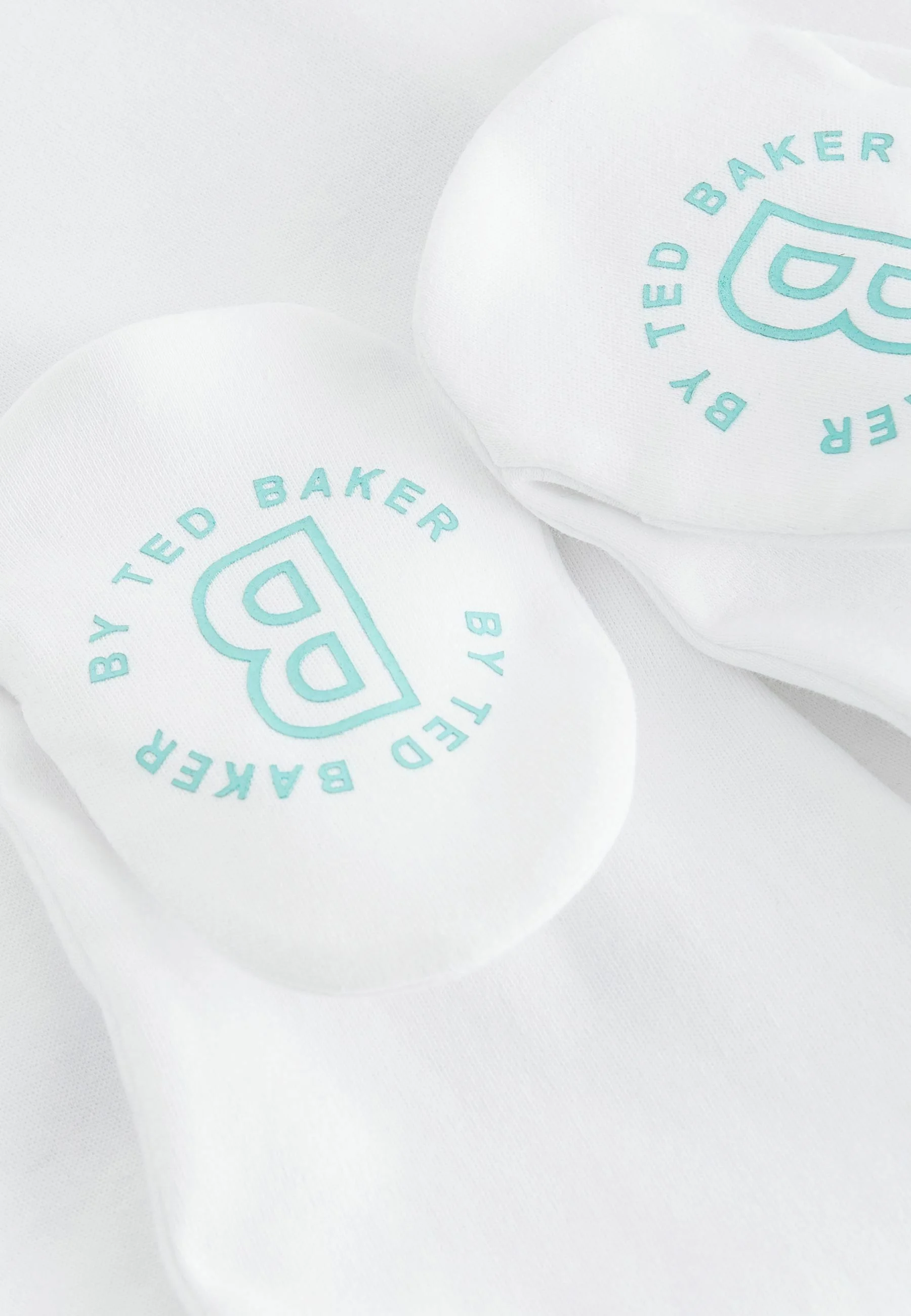 Baker by Ted Baker NACIDO EN 2024 - Mono