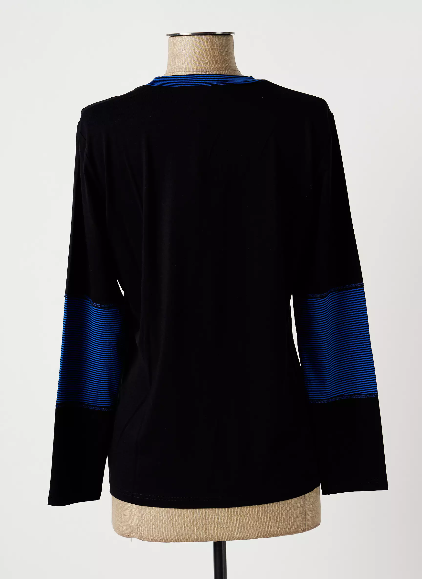 Guy Dubouis Tshirts Femme couleur noir