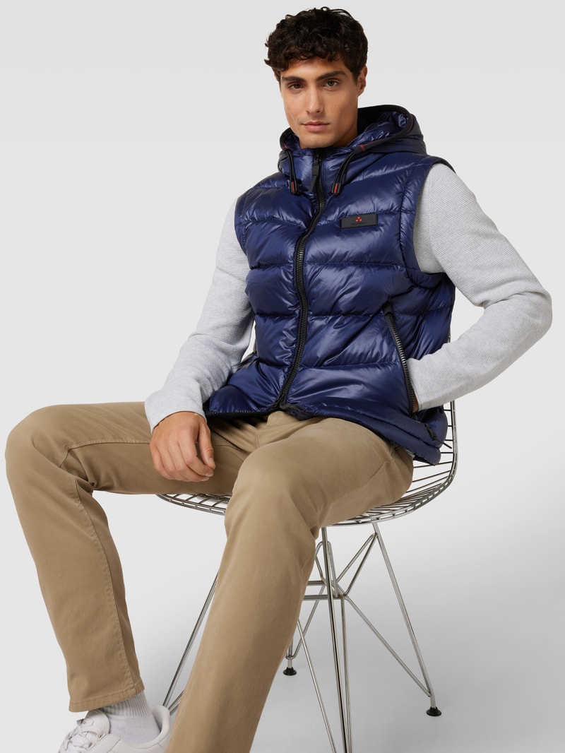 Steppweste mit Label-Applikation Modell 'DONOMA NR 02' in marineblau