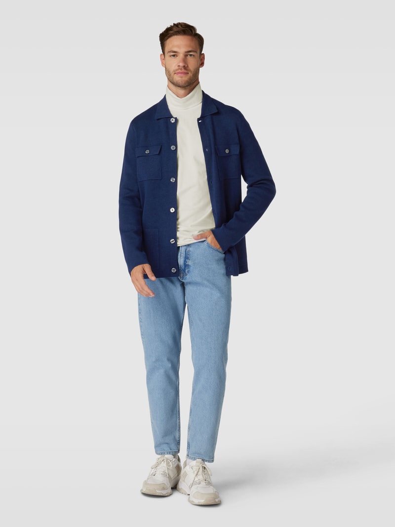 Strickjacke mit Brusttaschen in dunkelblau meliert